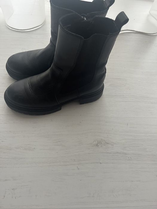 Vand ghete din piele pentru copii