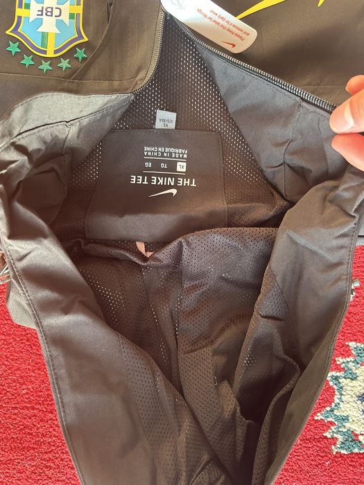 Foita nike collab cu barzilia editie limitata