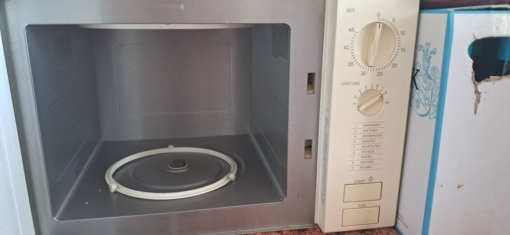 Cuptor cu microunde