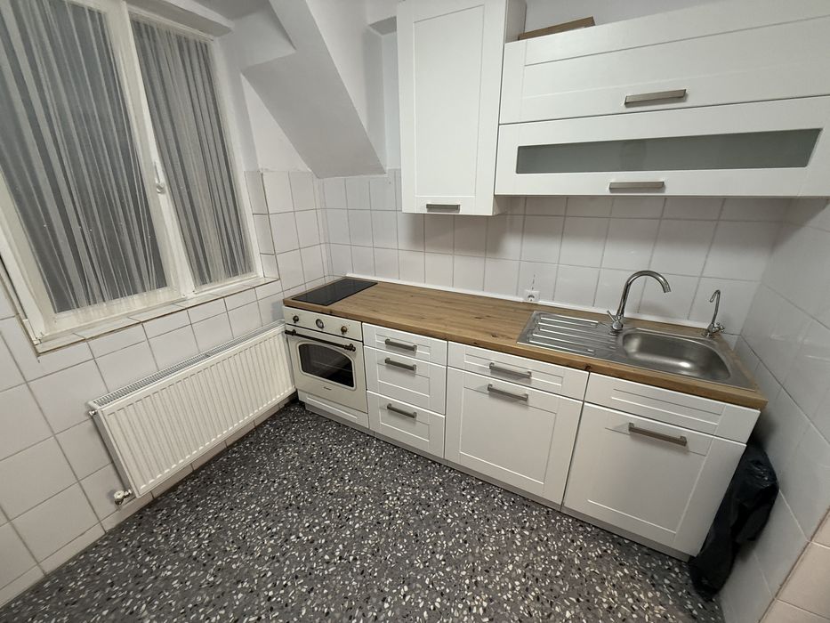 Apartament 3 camere, 2 dormitoare, living spatios, 2 bai , bucatarie