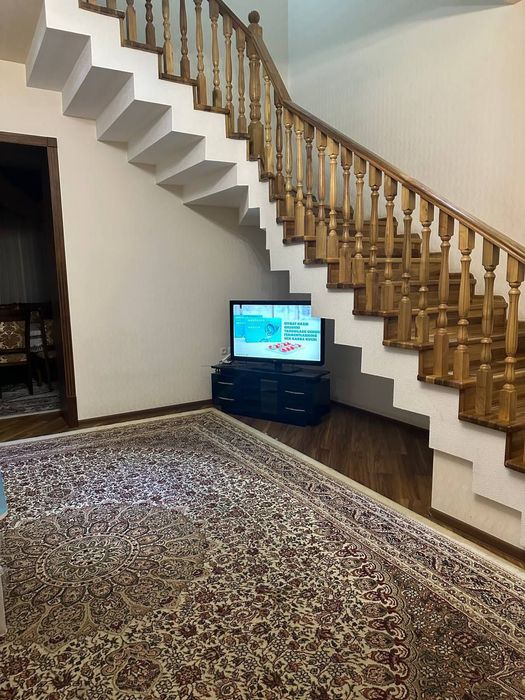 (4) Юнусабадский район. Бадомзар. Продается дом 165м² 2 уровня 
Бадомз