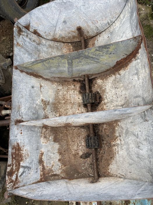 Freza multifunctionala UTB V445 si remorca