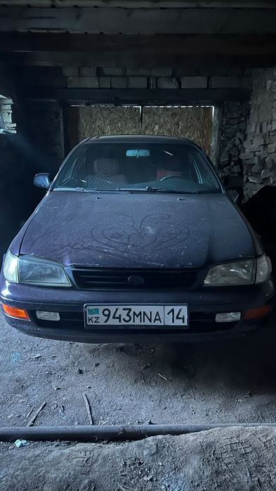 Продам тайота карина е