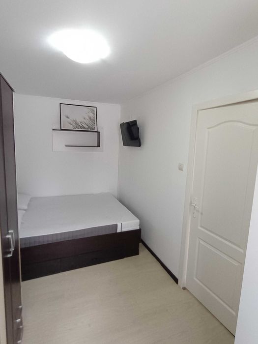 Persoană fizică închiriez Ap. 2 camere.