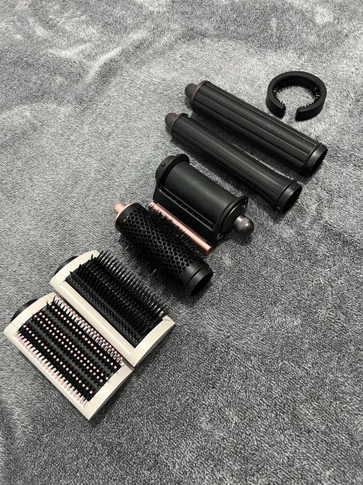 Продам фен стайлер DYSON