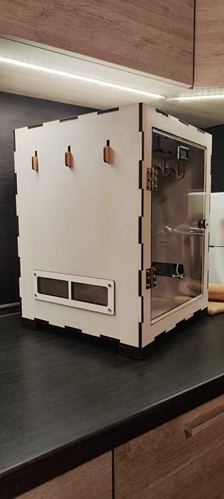 Продавам кутии за сушене на месо и суджуци