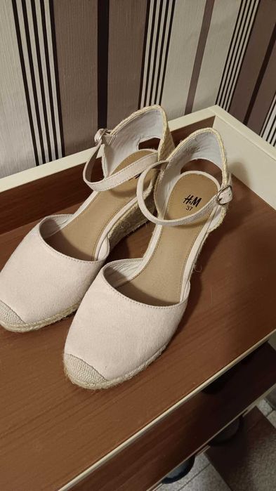 Обувки H&M отлично състояние