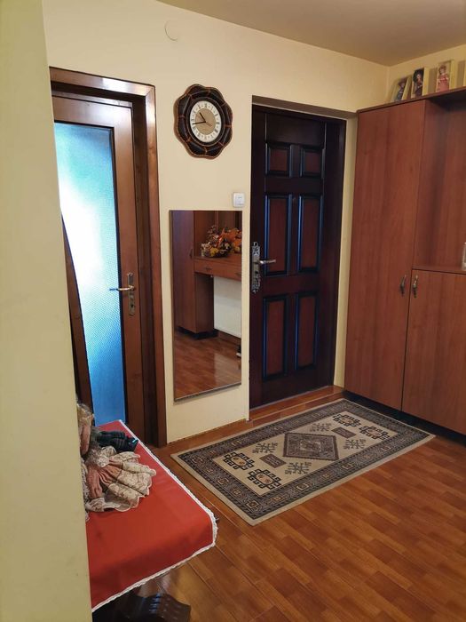 Vand apartament cu 4 camere, strada Imparatul Traian, aproape de Policlinica