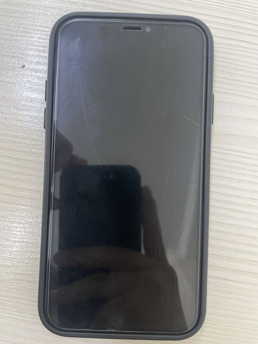 Продам айфон xr.