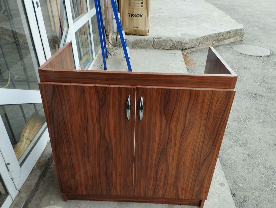 Тумба на кухне для кухни