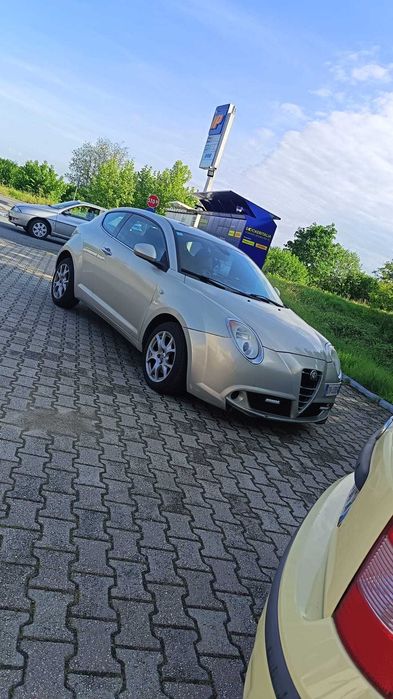 Vând alfa mito 2009