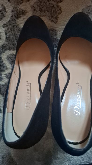 Продам туфли замшевые