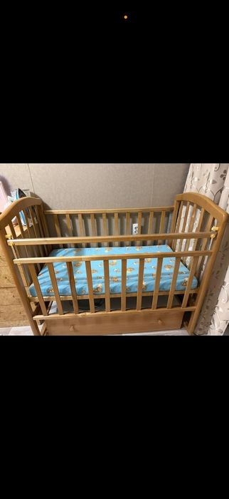 Продам детский кровать без матраса