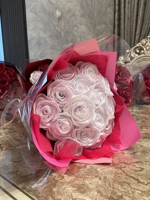 Букет из атласных лет