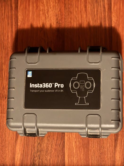 Insta360 Pro 8K - Kit Complet - Stare Excelentă