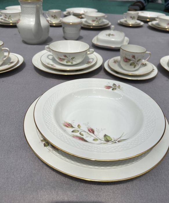 Немски сервизи от костен порцелан (12 човека)