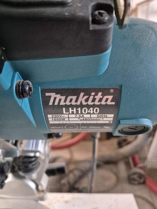 Circular Makita  pe stand