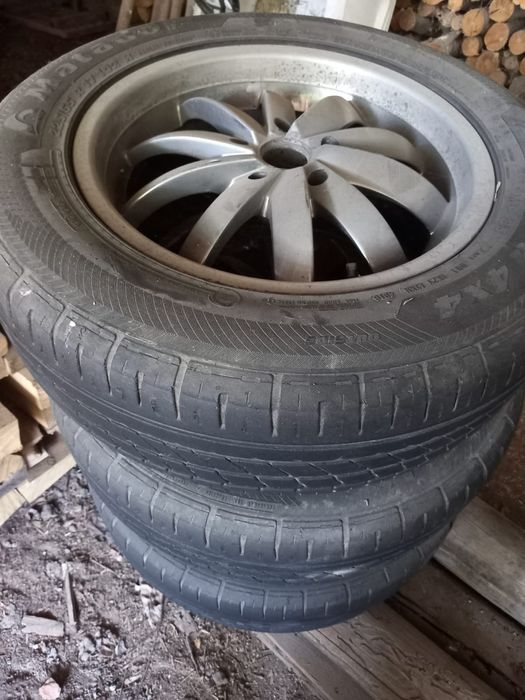 Продам шины  с диском