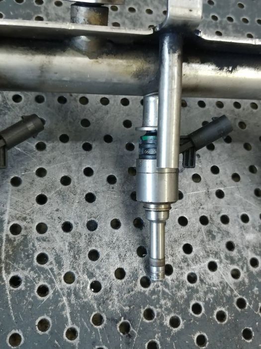 injector 1.8b audi a4 b8 skoda octavia superb seat altea vw golf 6 passat  06h906036f