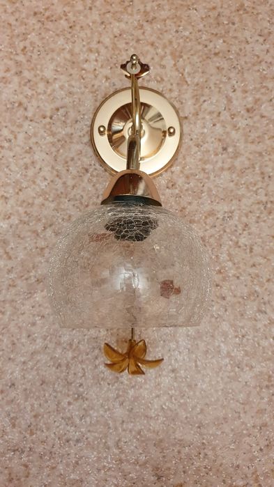 Продам светильник настенный