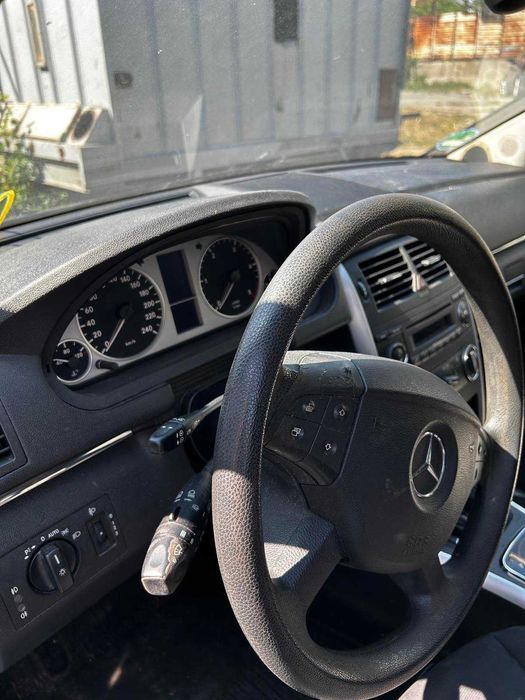 Mercedes B -Class на части или цяла