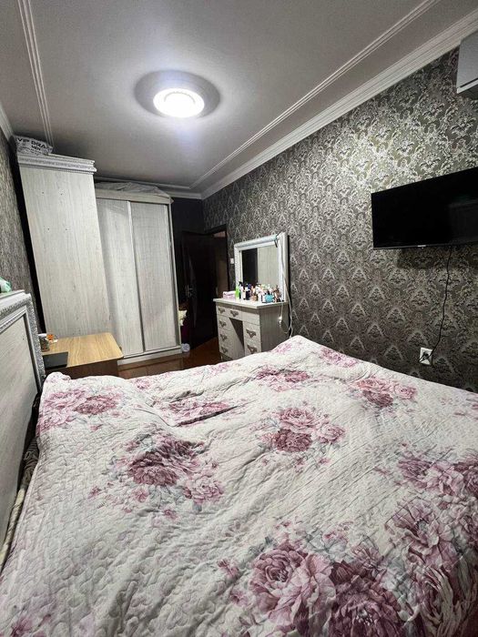 Продаётся Квартира на Юнус абад 15кв  4 комната