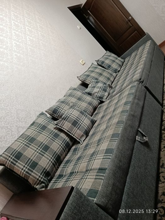 Свой сборный диван в хорошем состоянии