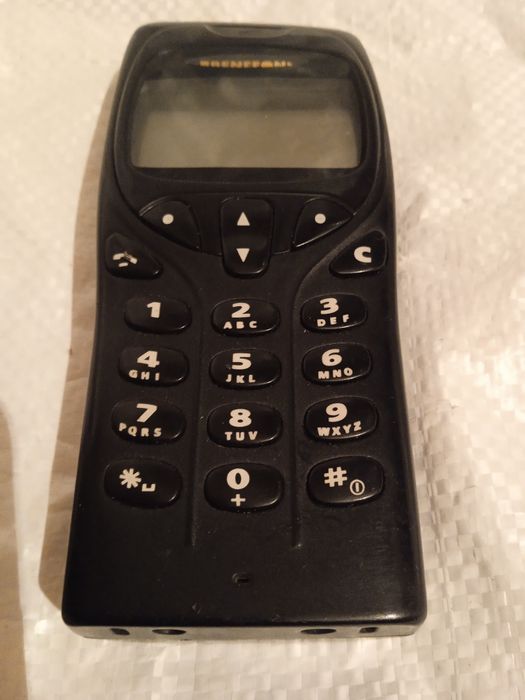 Ретро телефон за колекция .