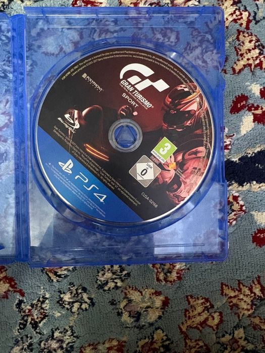 Продам плейстейшин - PS4 pro