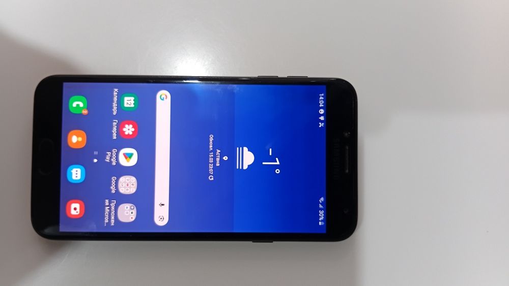 Samsung j4, новая батарейка держит два дня при активном использовании.