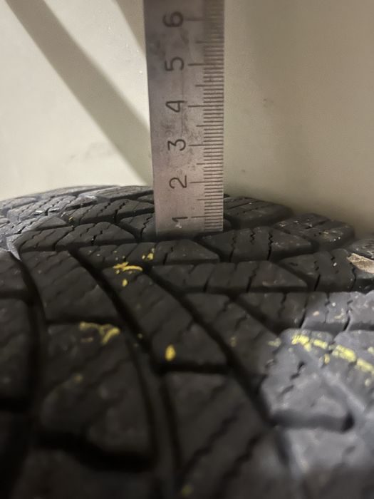 Зимни гуми Bridgestone 195/65/15-4 броя