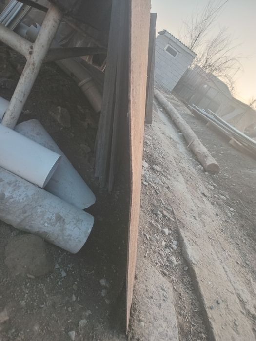 Продам лист б/у.