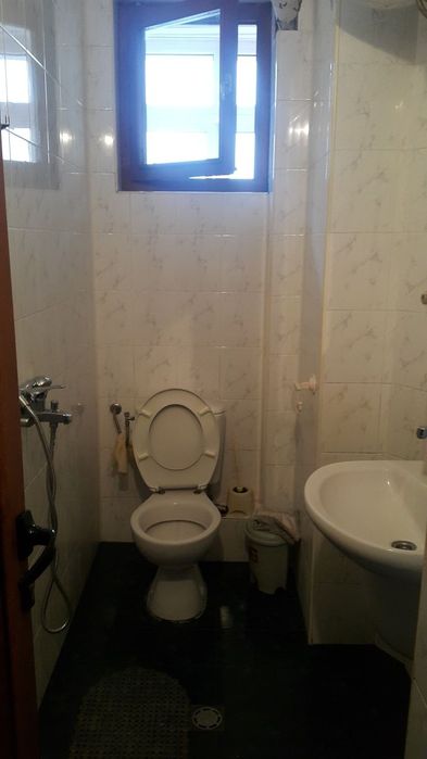 Дава се под наем Двустаен апартамент в Благоевград, Идеален център - 55 кв.м за 348.84 € - Снимка #2