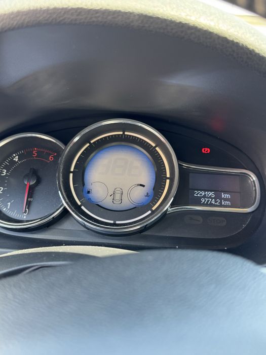 Vând Renault Fluence