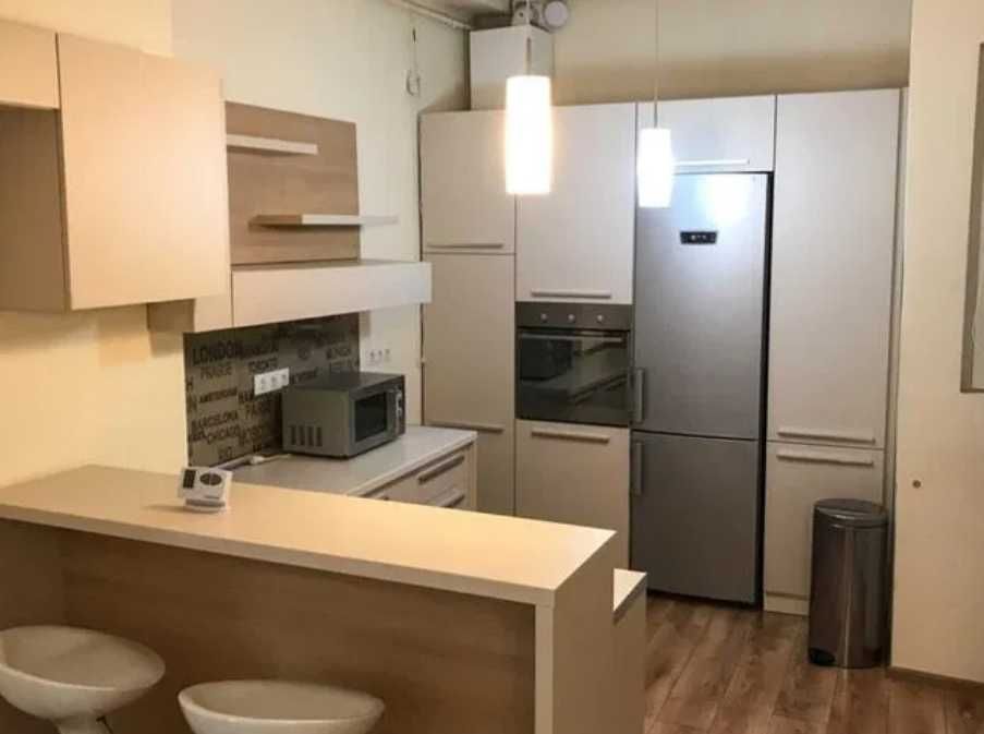 Дава се под наем Тристаен апартамент в Пловдив, Каменица 1 - 88 кв.м за 229.5 € - Снимка #1