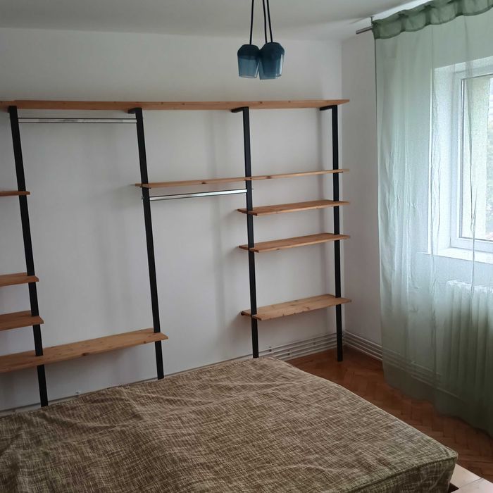 inchiriez apartament 3 camere langa Iulius mol