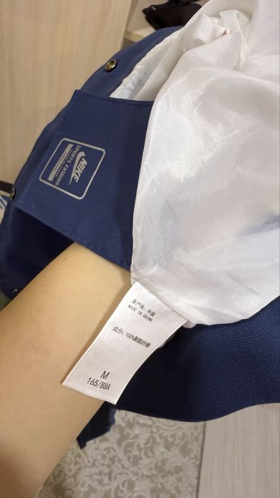 Найк бомбер почти новая