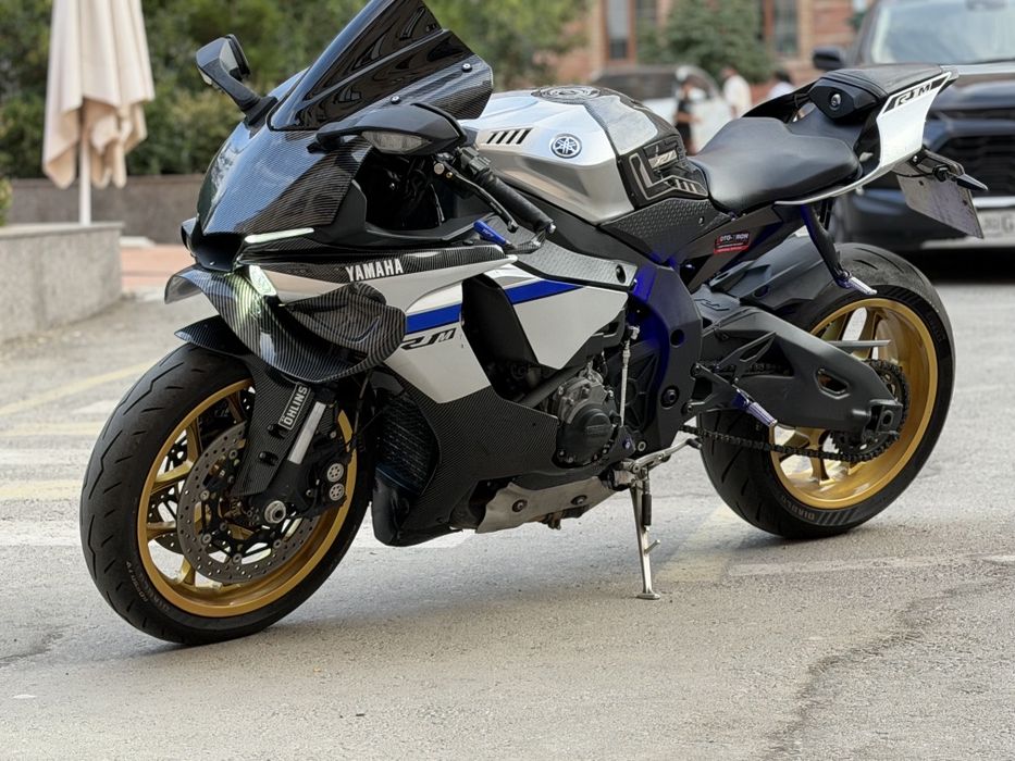 Yamaha r1 original