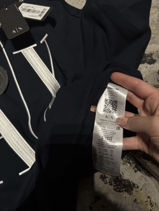Блуза суичър Armani Exchange Xs-S размер
