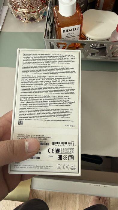 iPhone 12mini идеальный сост.