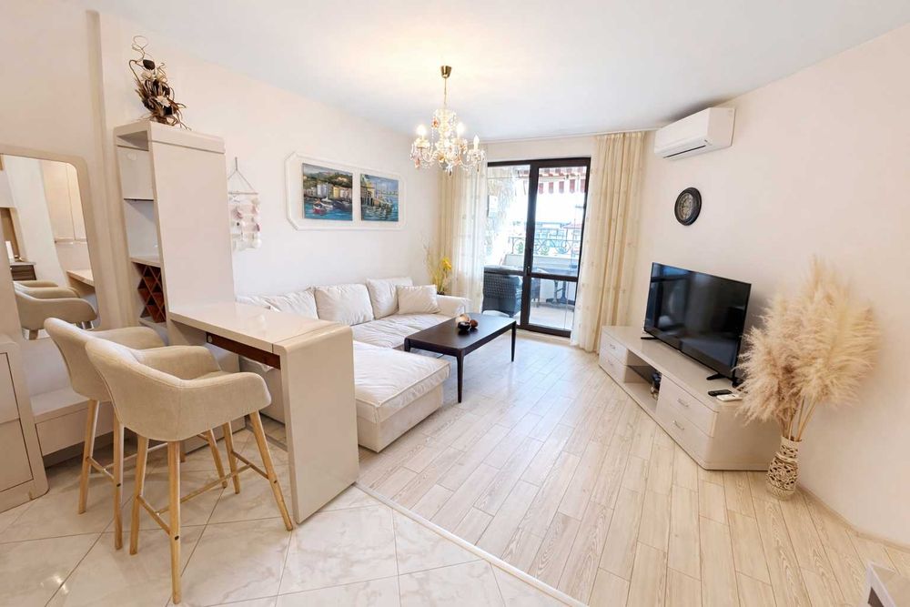 Частен апартамент в комплекс Артур - лукс, басейн и паркинг