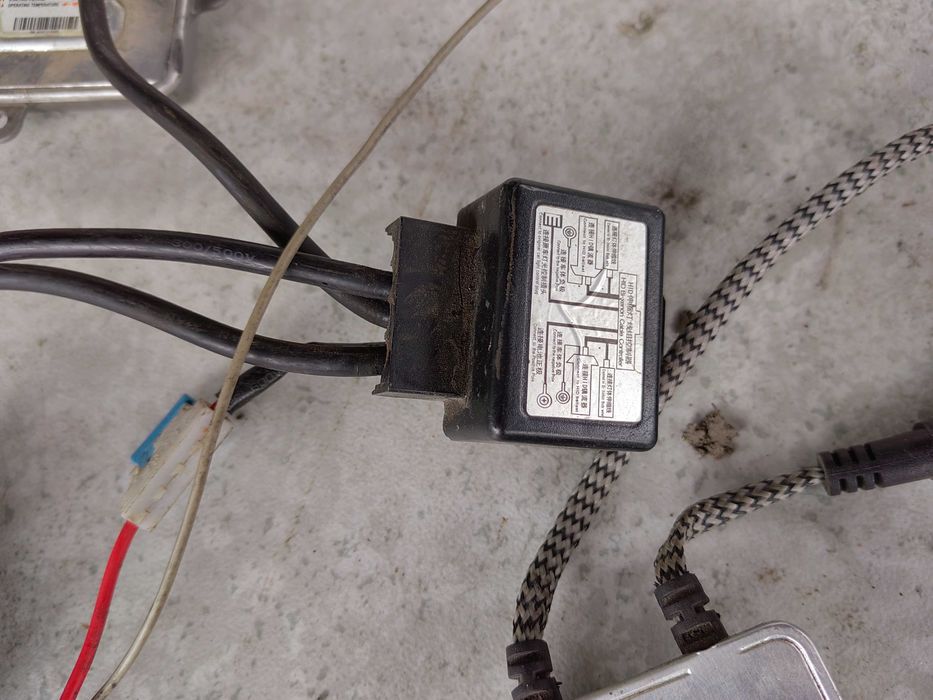 Продавам ксенон комплект