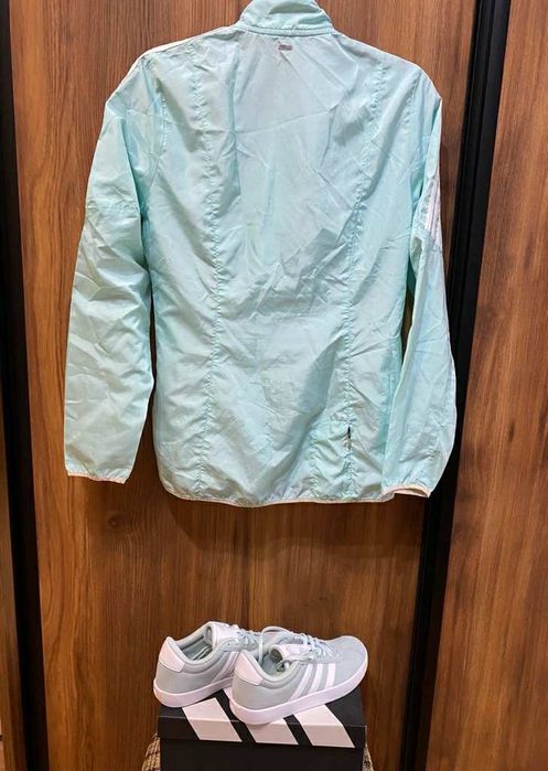 Adidas ветровка и кецове цвят мента