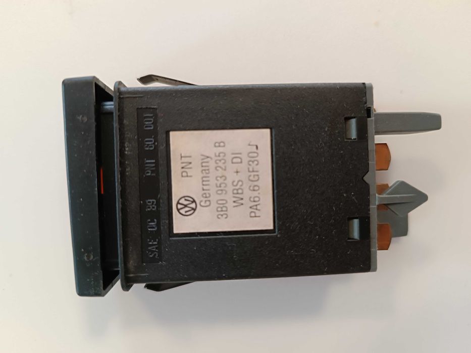 Comutator lumini avarie VW Passat B5/B5.5 1996-2005 cu releu integrat