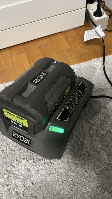 Acumulator Ryobi 36 V  4.0 Ah cu incarcator