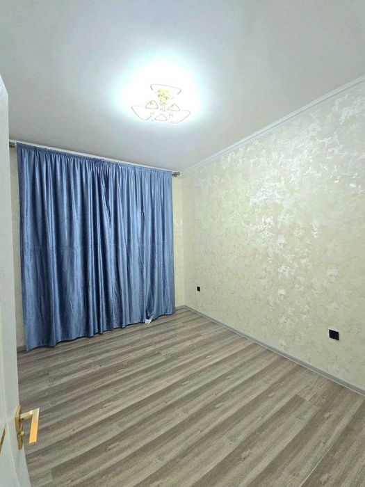 корасувда 1 каватда 3 хоналик квартира сотилади