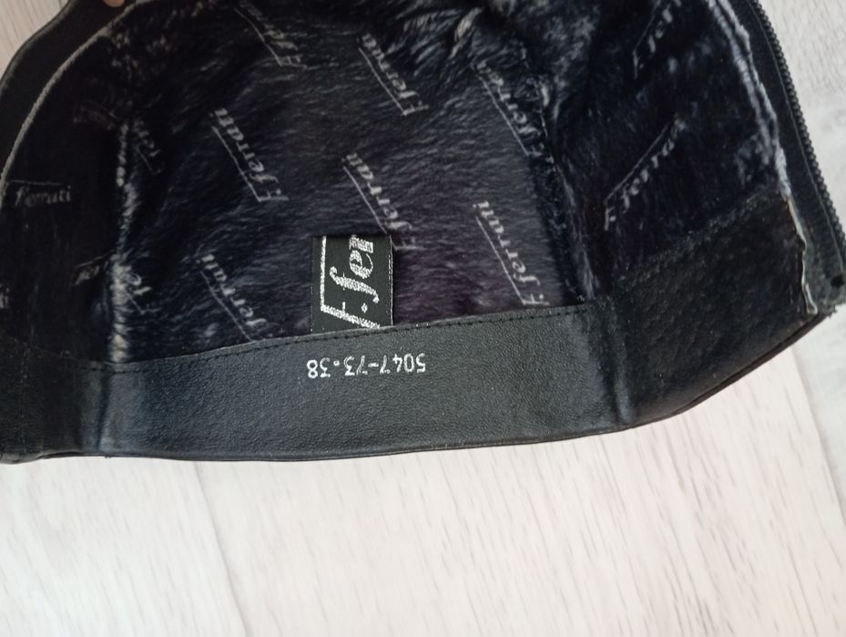 Сапоги осенние, кожа.