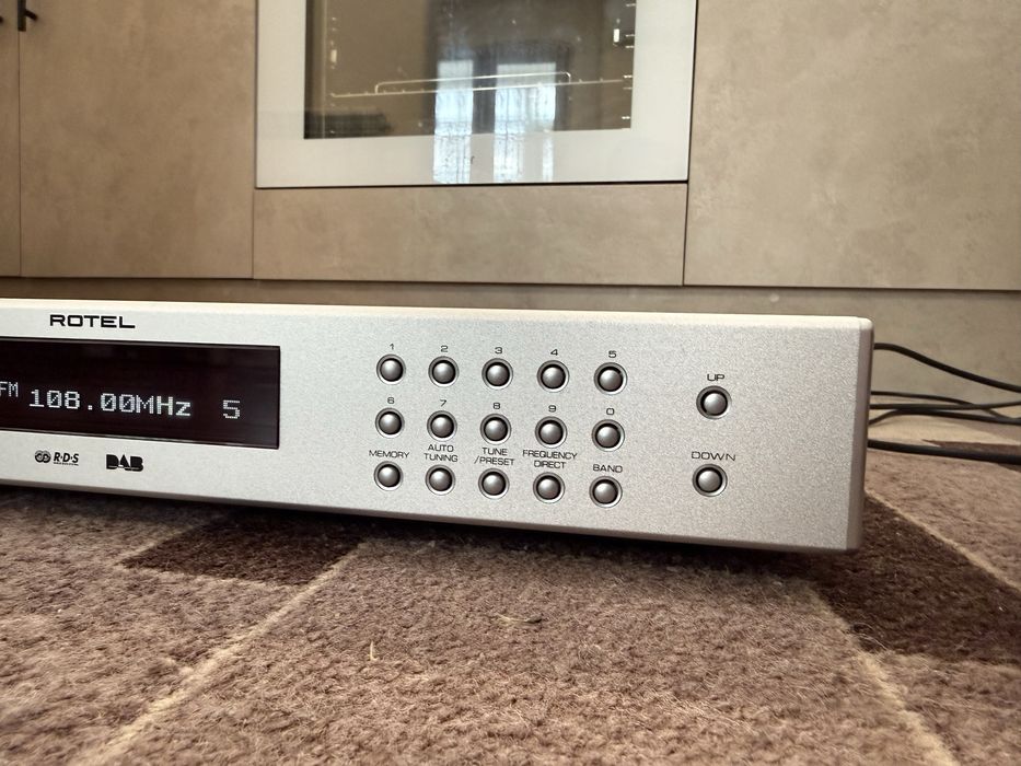 Rotel RT-06 Качествен тунер