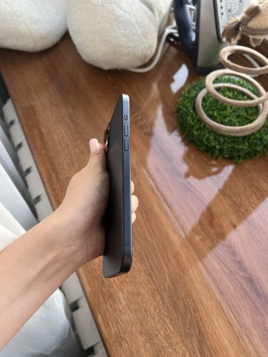 Iphone 15 plus продам