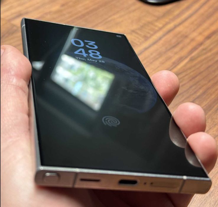 S 24 ultra impecabil cu cutie